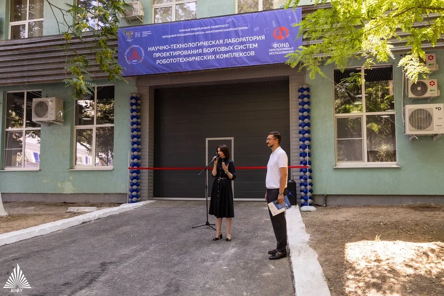 SEV_6614.jpg SEV_6614.jpg