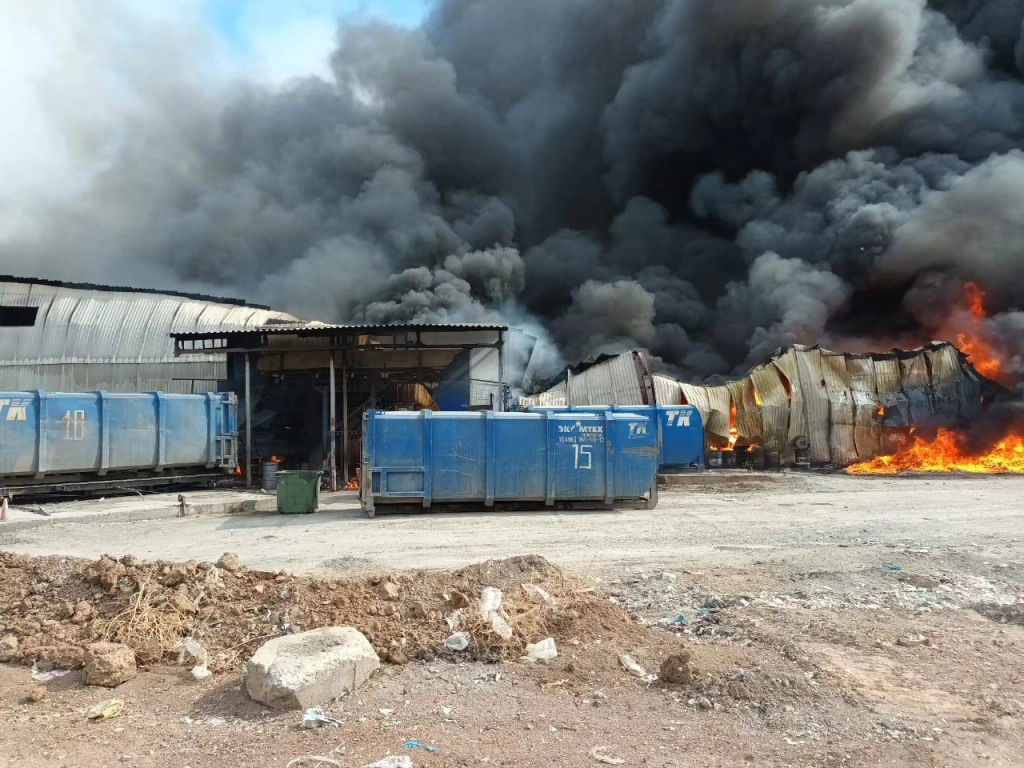 photo_5271637091425576418_y.jpg photo_5271637091425576418_y.jpg