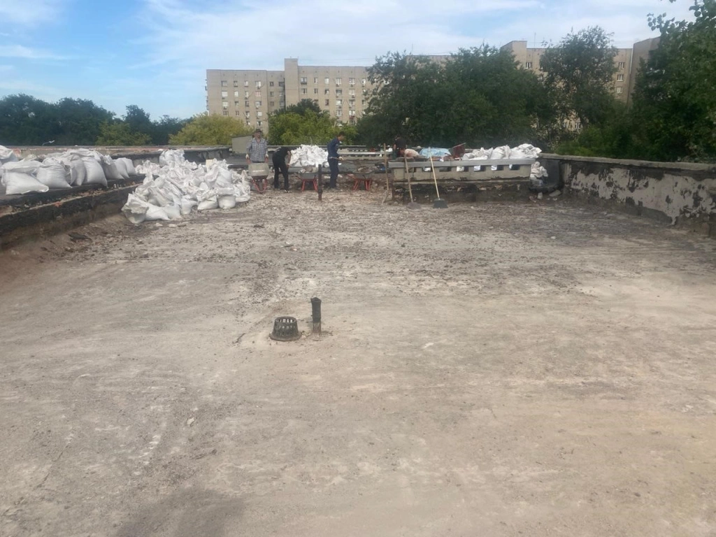 школаКровля.jpg школаКровля.jpg