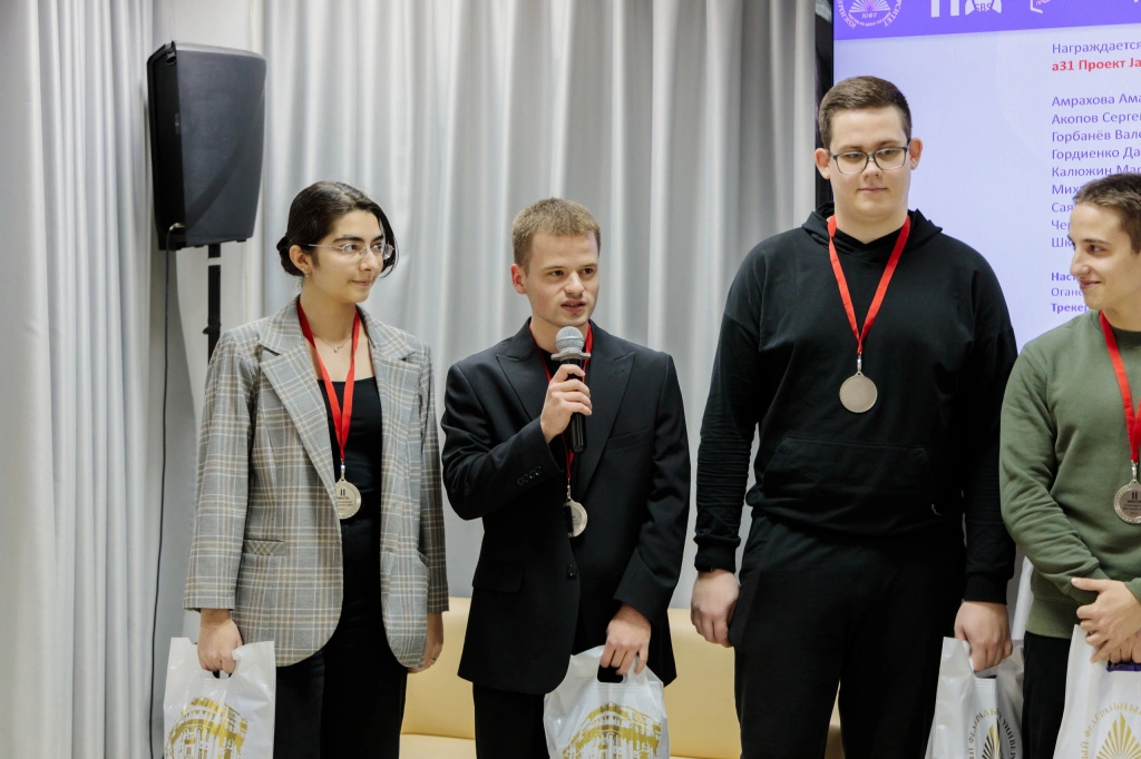 SK4V11CX9vk.jpg SK4V11CX9vk.jpg