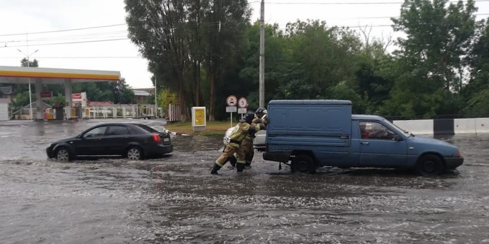 Дождь в ростове на дону фото