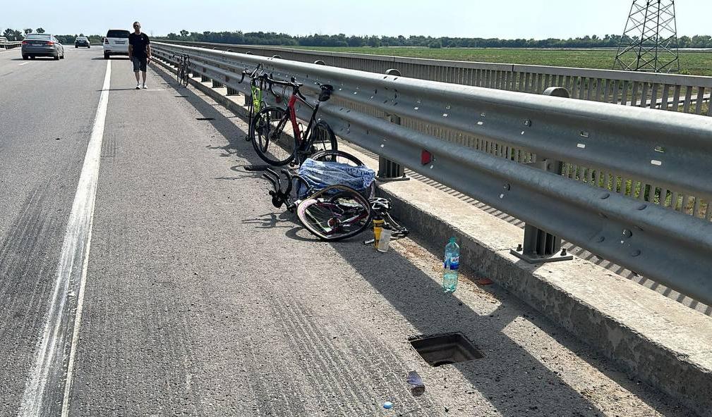 
                     Велосипедист случайно пострадал в ДТП на трассе Ростов - Азов 
                