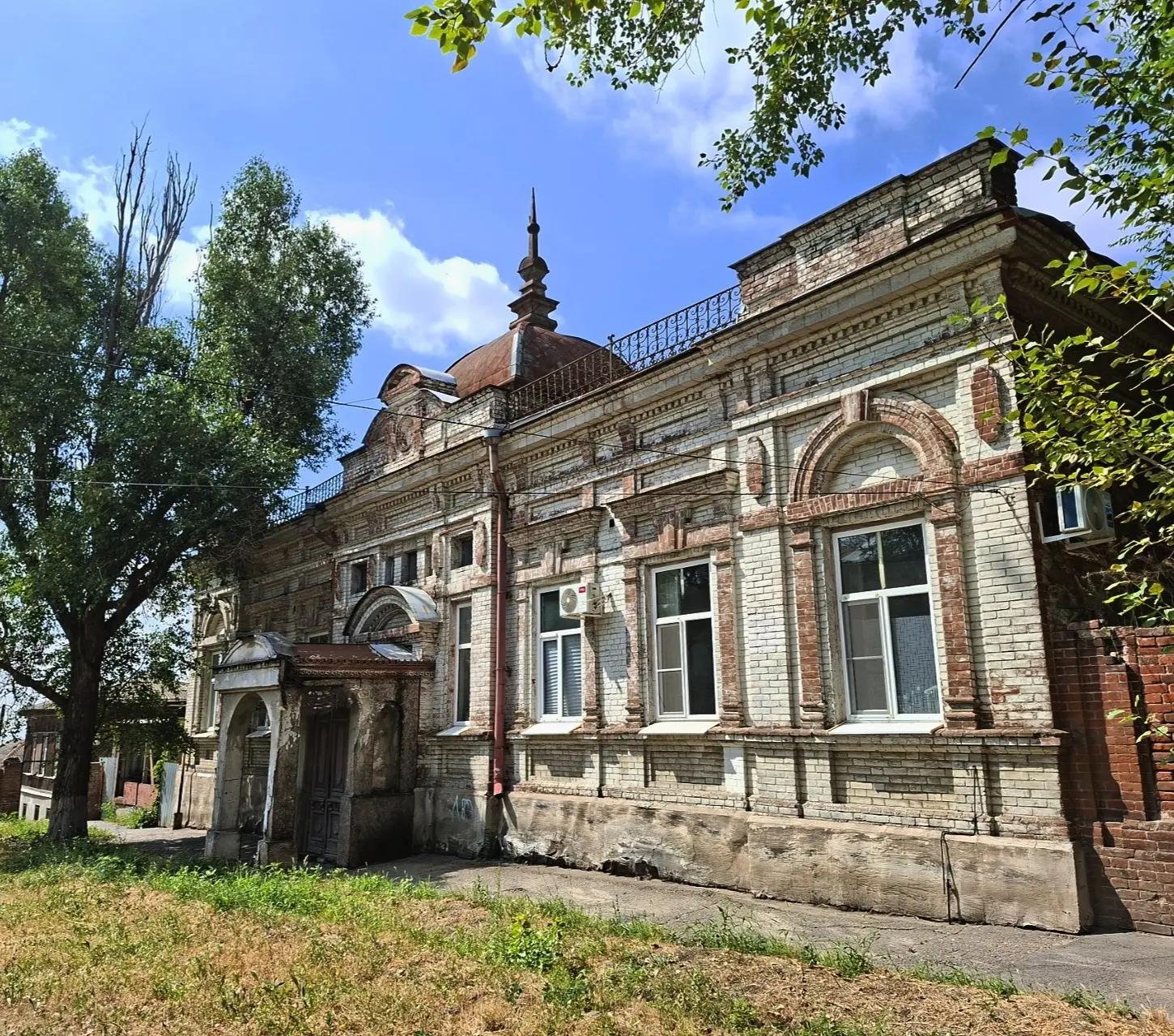 В Новочеркасске решат вопрос сноса аварийного корпуса и передачи здания инфекционной больнице