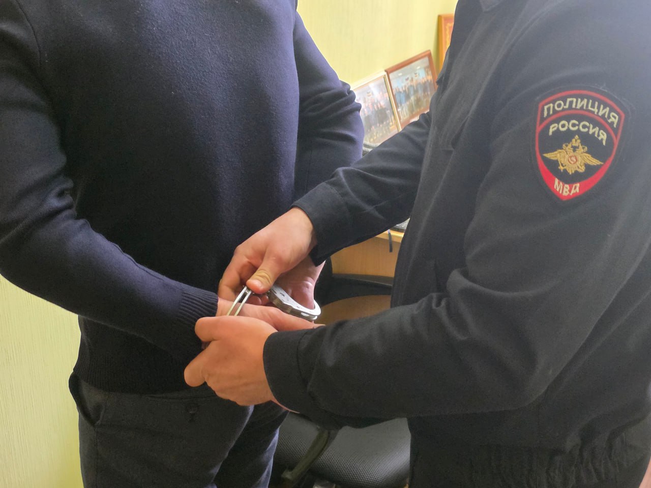 Более 22 тысяч рублей похитил шахтинец с найденной банковской карты