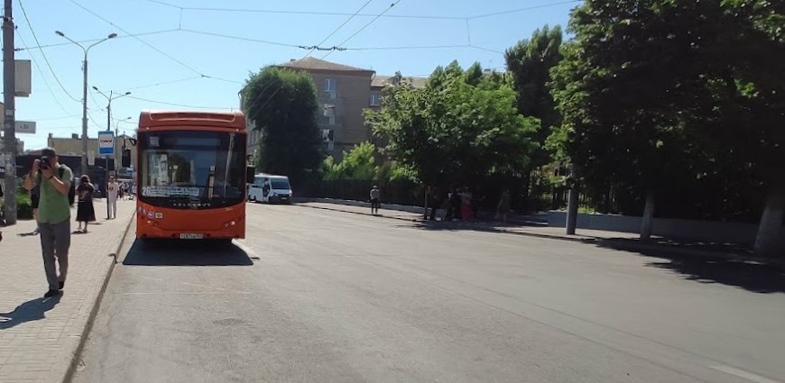 Фото: Улица Московская в районе западного разворота автобусов, кадр 1rnd