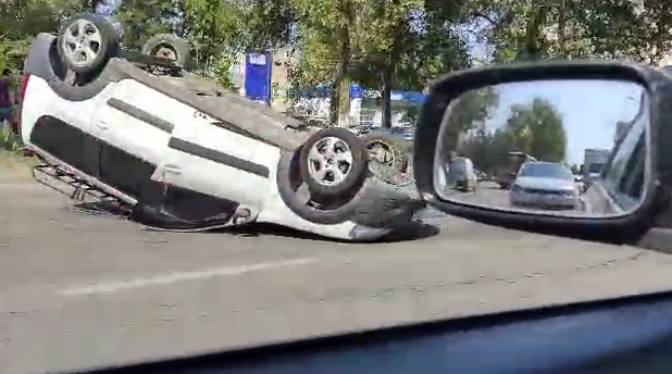 Фото: Перевертыш на Доватора в Ростове, кадр очевидца