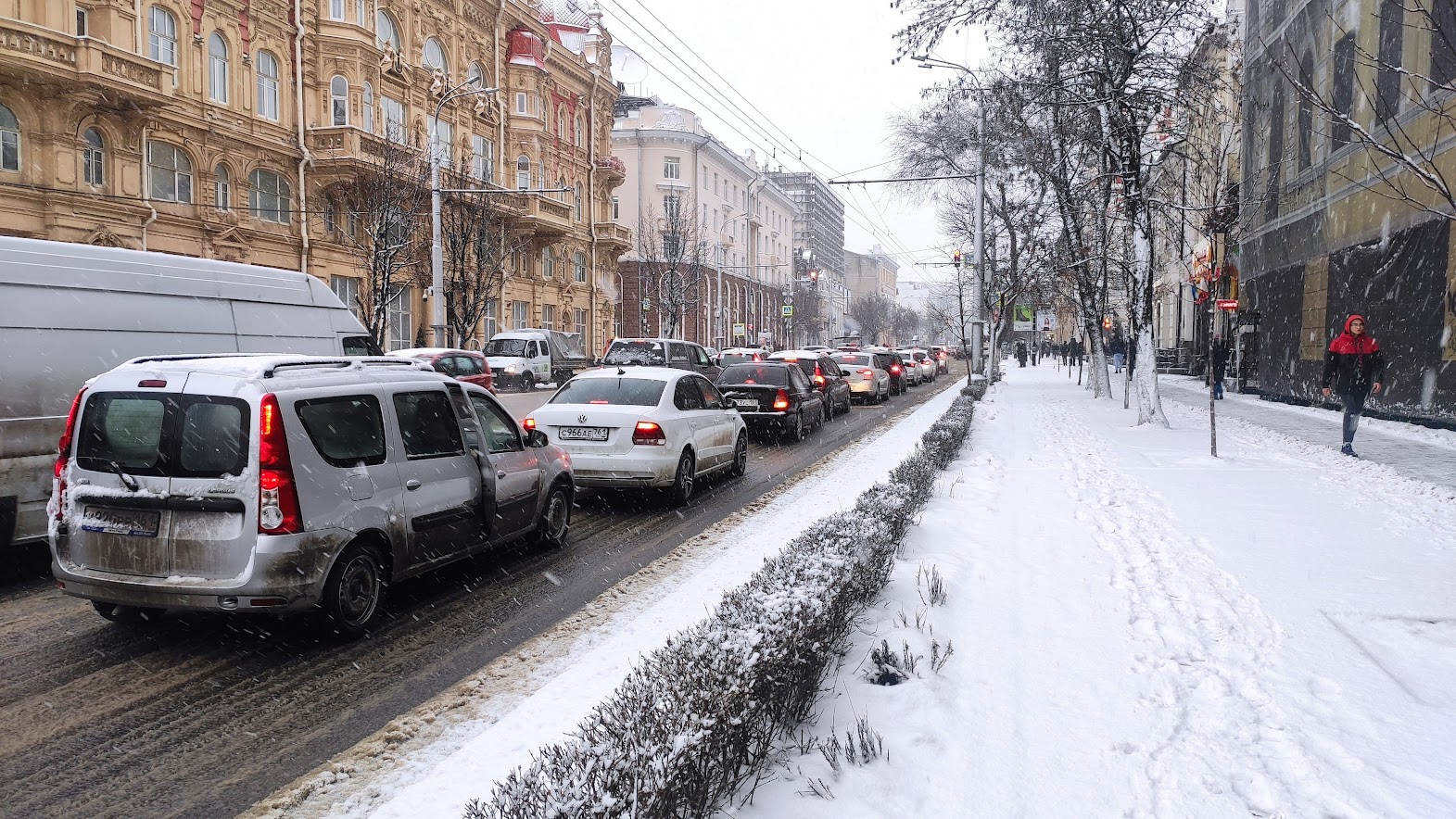 Когда придет похолодание в ростовскую область. Снегопад. Гололед. Снегопад в Ростове. Снег в Ростове на Дону.