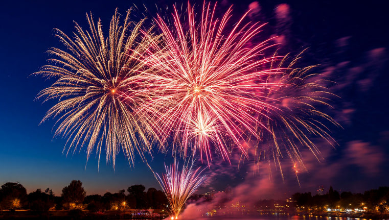 Жителям Ростова напомнили о наказаниях за запуск салютов, фейерверков и петард