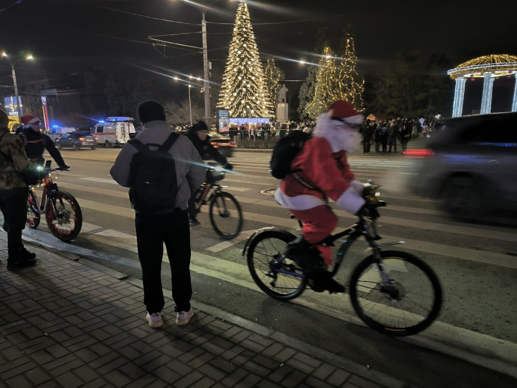 Деда Мороза полиция тоже просила уехать быстрее