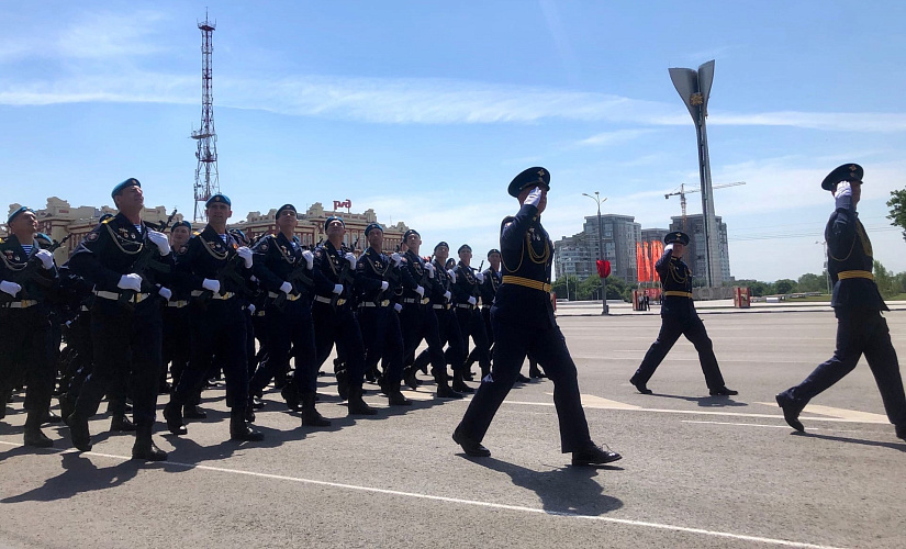 Фото: Парад Победы в Ростове, кадр из архива 1rnd