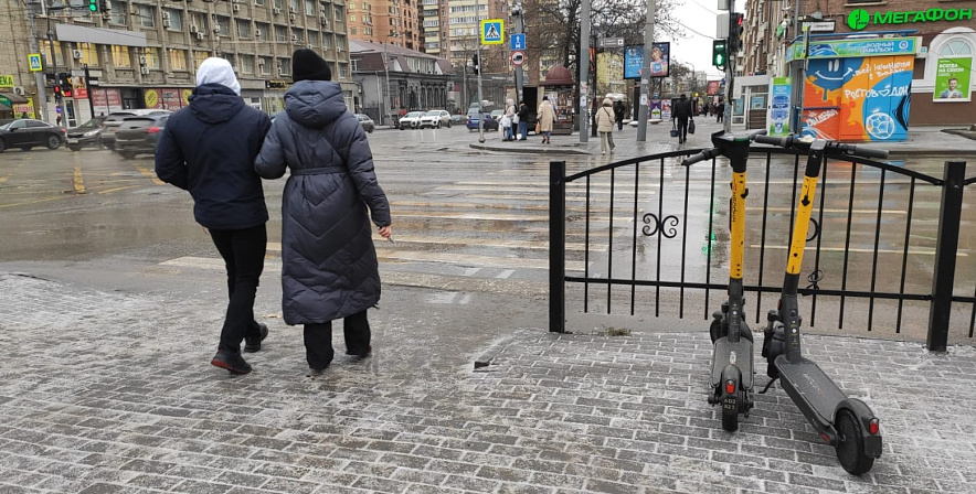 Фото: Переходы в Ростове во время ледяного дождя, кадр 1rnd