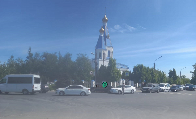 Фото: Затор возле Северного кладбища Ростова, кадр 1rnd