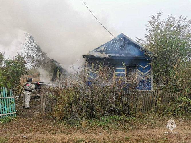 Фото: пожар в Ростовской области // кадр МЧС по РО