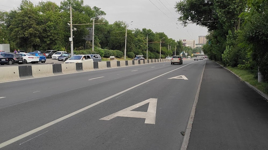 Фото: Автобусная полоса на проспекте Нагибина в Ростове, кадр 1rnd