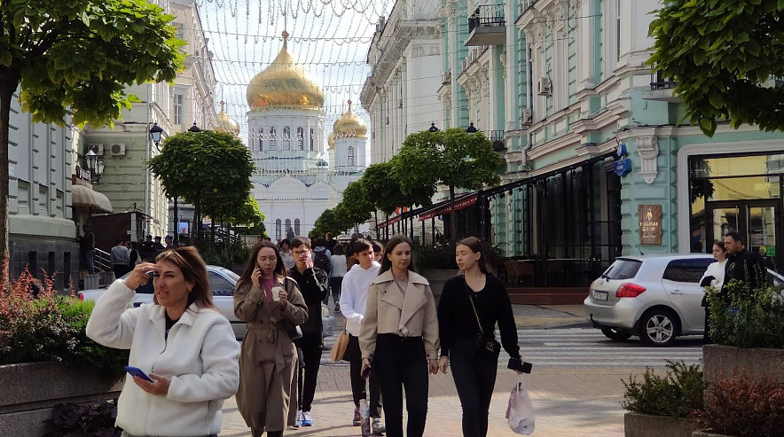 Фото: ростовчане на пешеходной зоне Соборного, кадр 1rnd