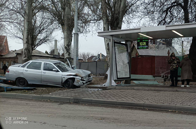 Фото: авария в Таганроге // кадр из ТГ-канала "Таганрог. Происшествия"