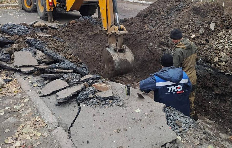 Фото: авария на теплосетях в Ростове, кадр ДЖКХ