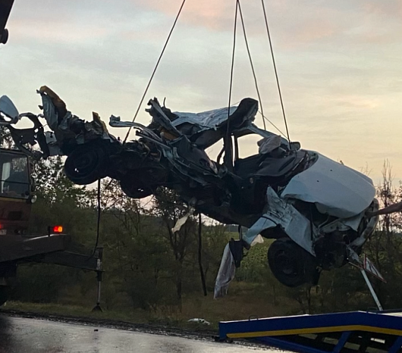 Фото: автомобиль превратился в груду металла, кадр Госавтоинспекции региона