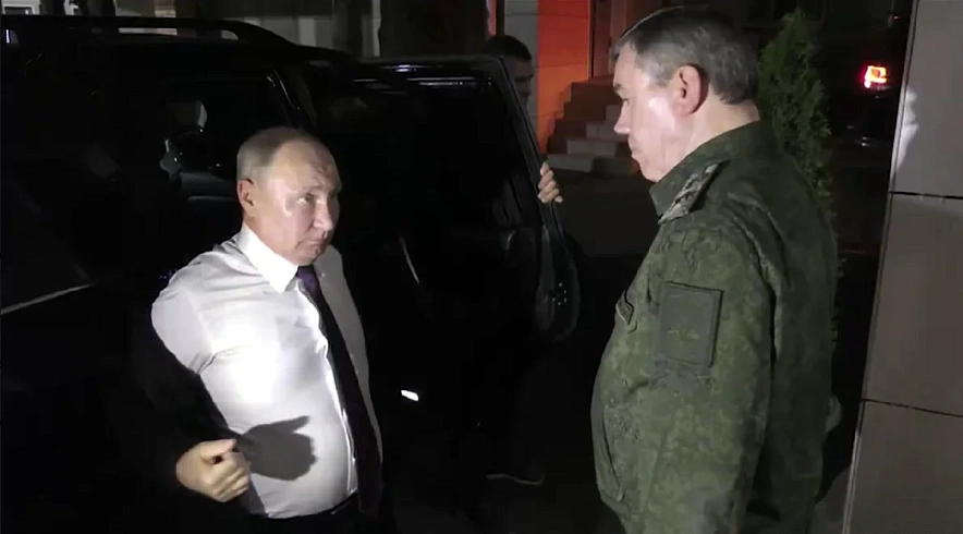 Фото: Владимир Путин и Валерий Герасимов в Ростове, кадр видео