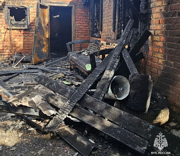 Фото: пожар из-за электрочайника // кадр пресс-службы МЧС по Ростовской области