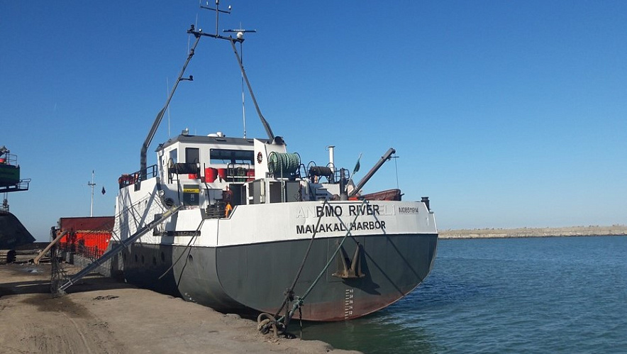 Фото: Сухогруз ВМО RIVER // фото: shipspotting.com