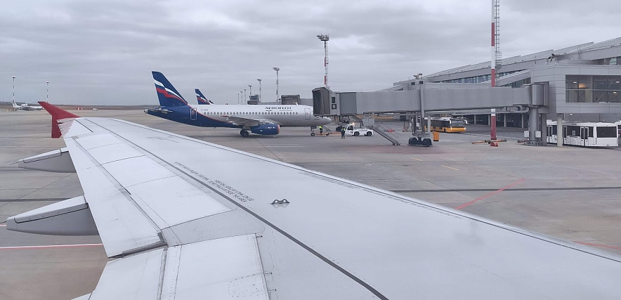 Фото: Самолёты в аэропорту Платов, кадр 1rnd