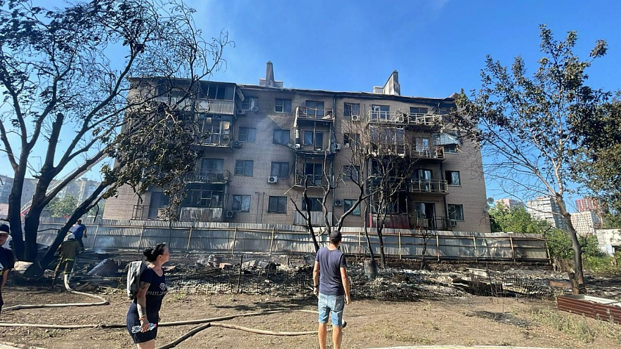 Фото: последствия пожара в многоквартирном доме Батайска