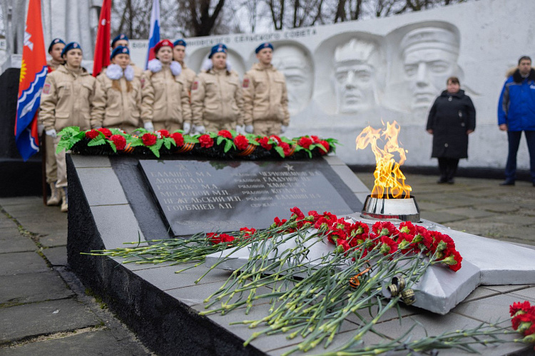 Фото: Новый Вечный огонь в Большой Неклиновке \\ фото: тг-канал В. Даниленко